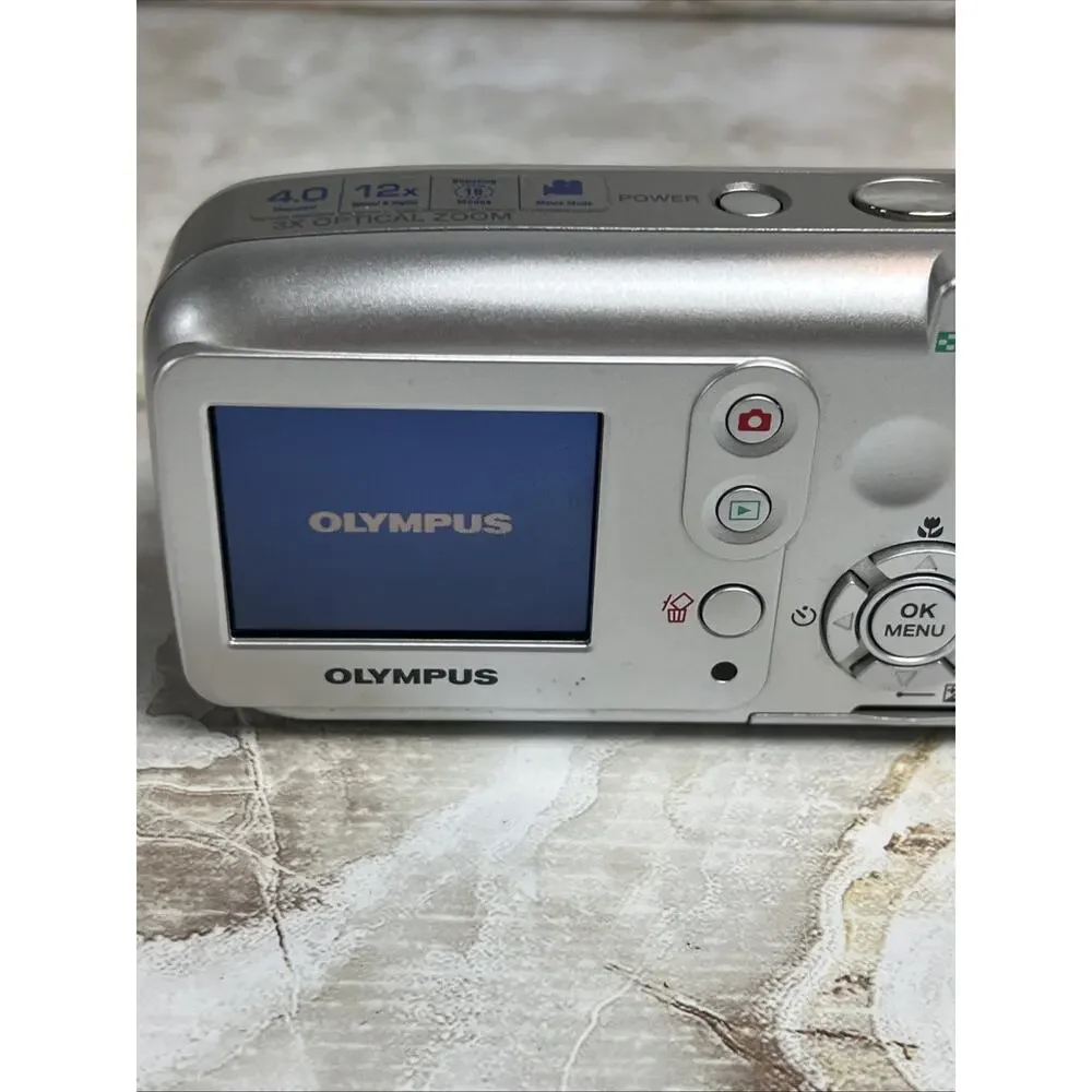Olympus Camedia D-545 Zoom Digital Camera 4.0 MP Tested Working